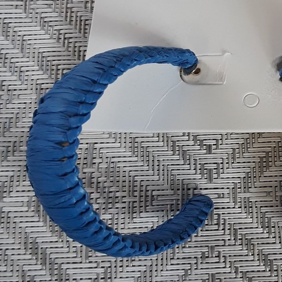 MBanana Republic Raffia Hoop Earrings - Picture 3 of 3